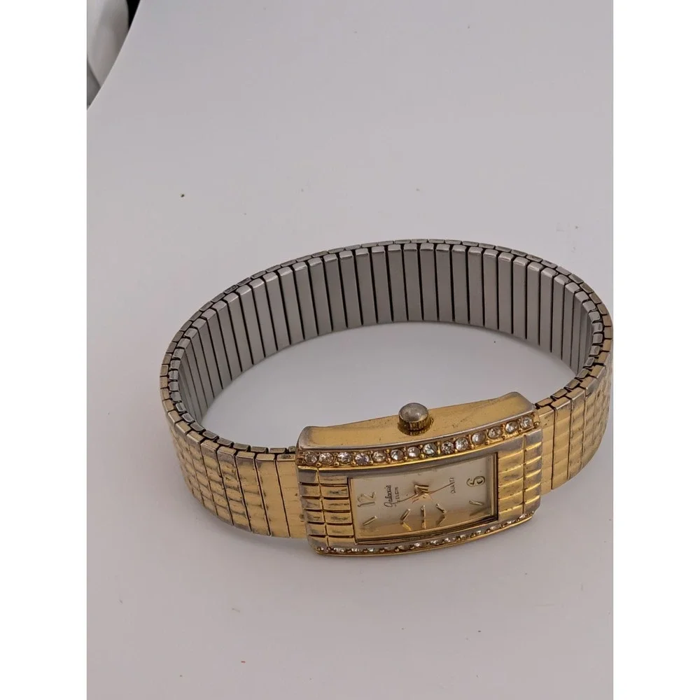 Galaxie by Elgin Women's Tank Watch 19mm Case Gold Stretch Band- New Battery